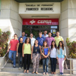 Grupo de alumnos becarios en la Refineria Gibraltar-San Roque